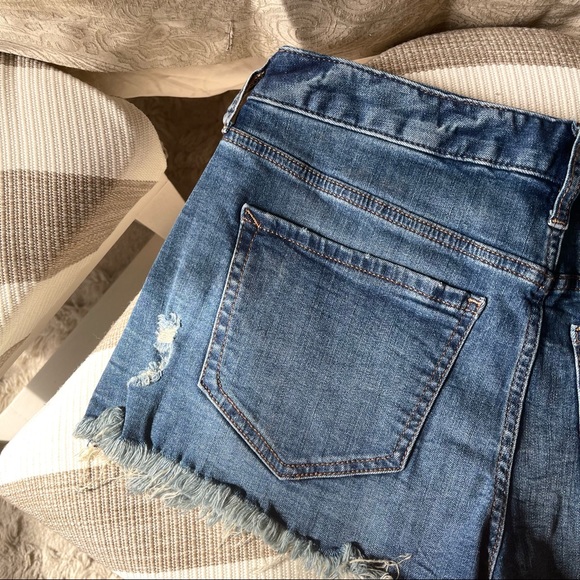 Express distressed stretch Jean short sz 4 NWT - Picture 5 of 7